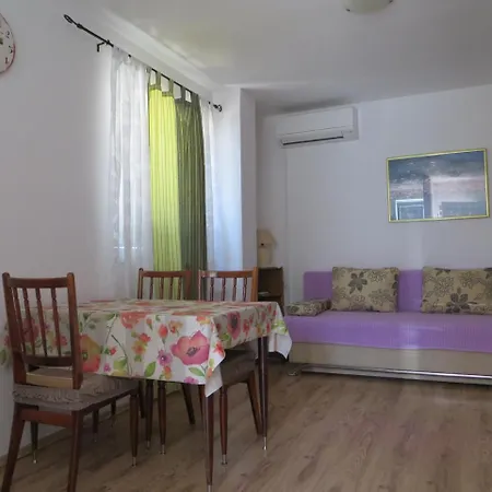 Apartment Depikolozvane *
